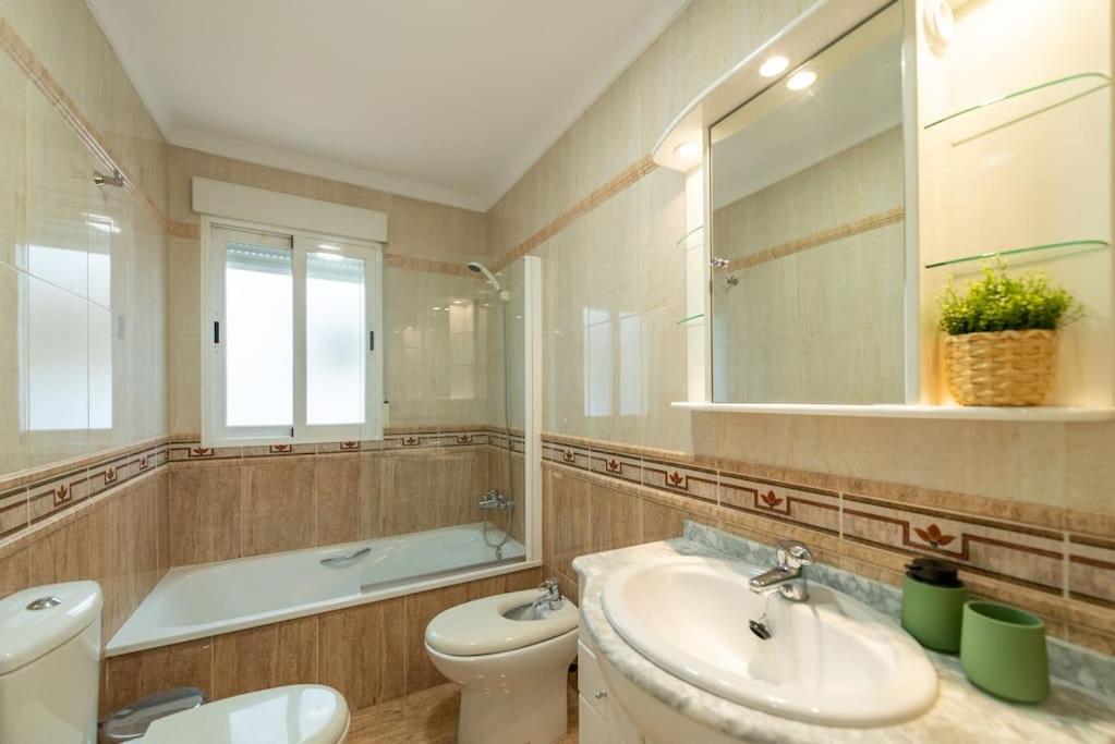Kúpeľňa v ubytovaní Exclusivo Piso Granada, PARKING PRIVADO OPCIONAL