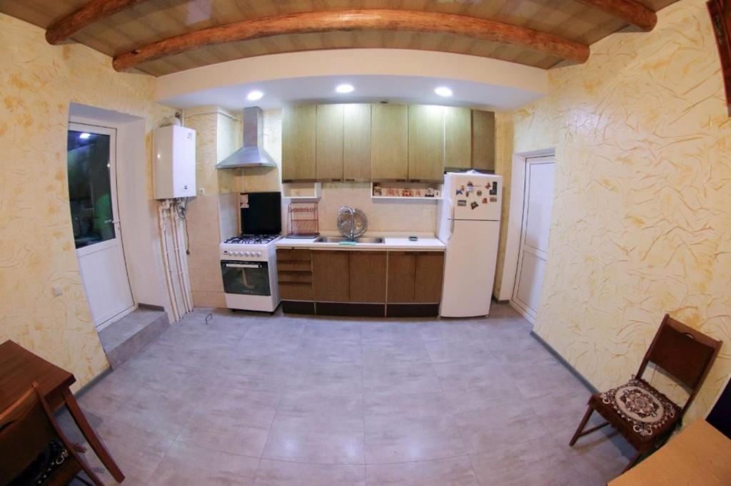 Kuchyň nebo kuchyňský kout v ubytování Vanand Guest House