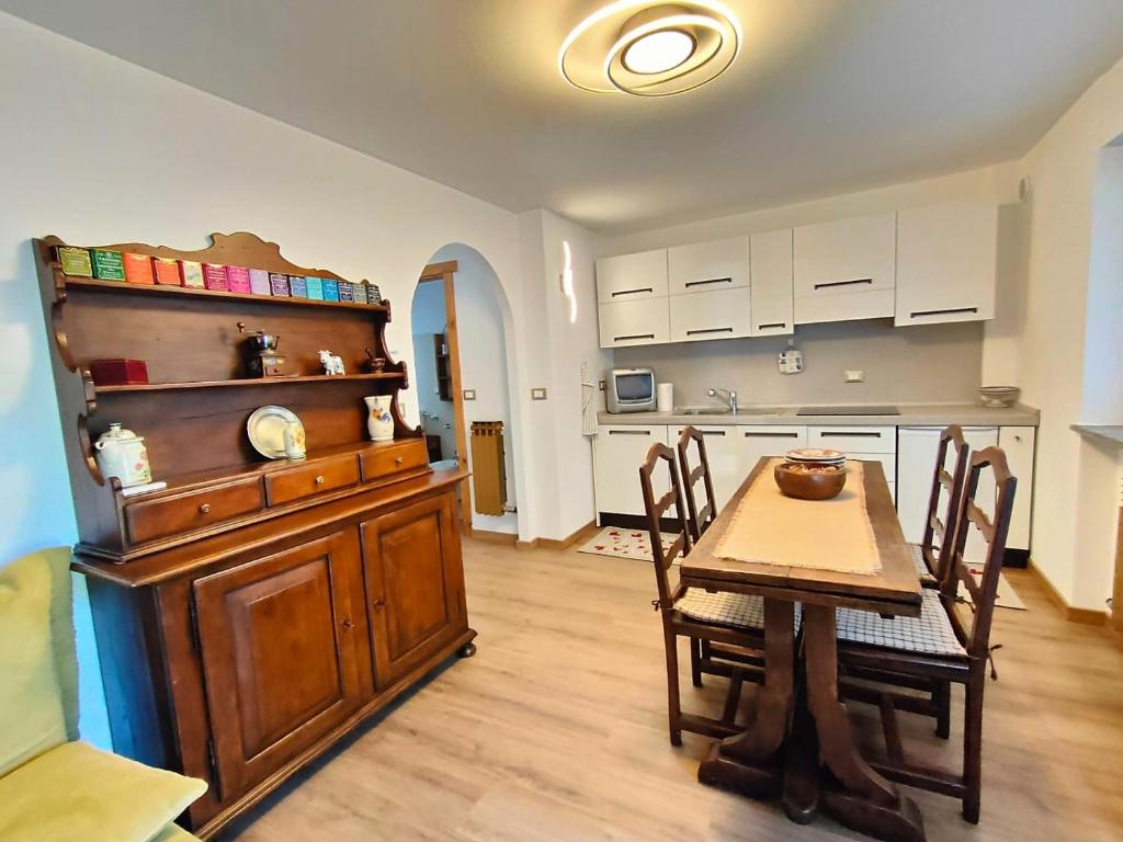Kuchyň nebo kuchyňský kout v ubytování Appartamento in centro a Torgnon