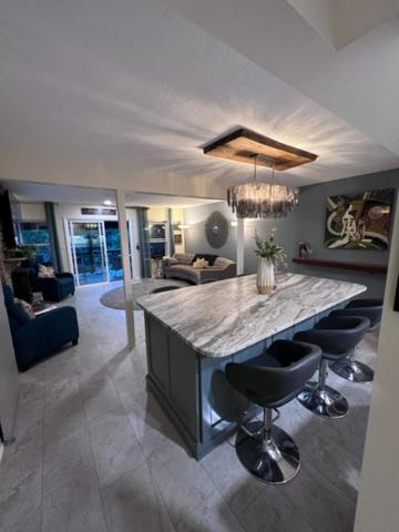 Centrally Located Resort in The High Country RELAX - Housity