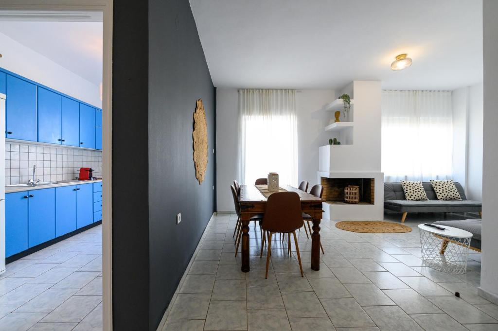 Kuchyň nebo kuchyňský kout v ubytování Kamari Apartments seafront