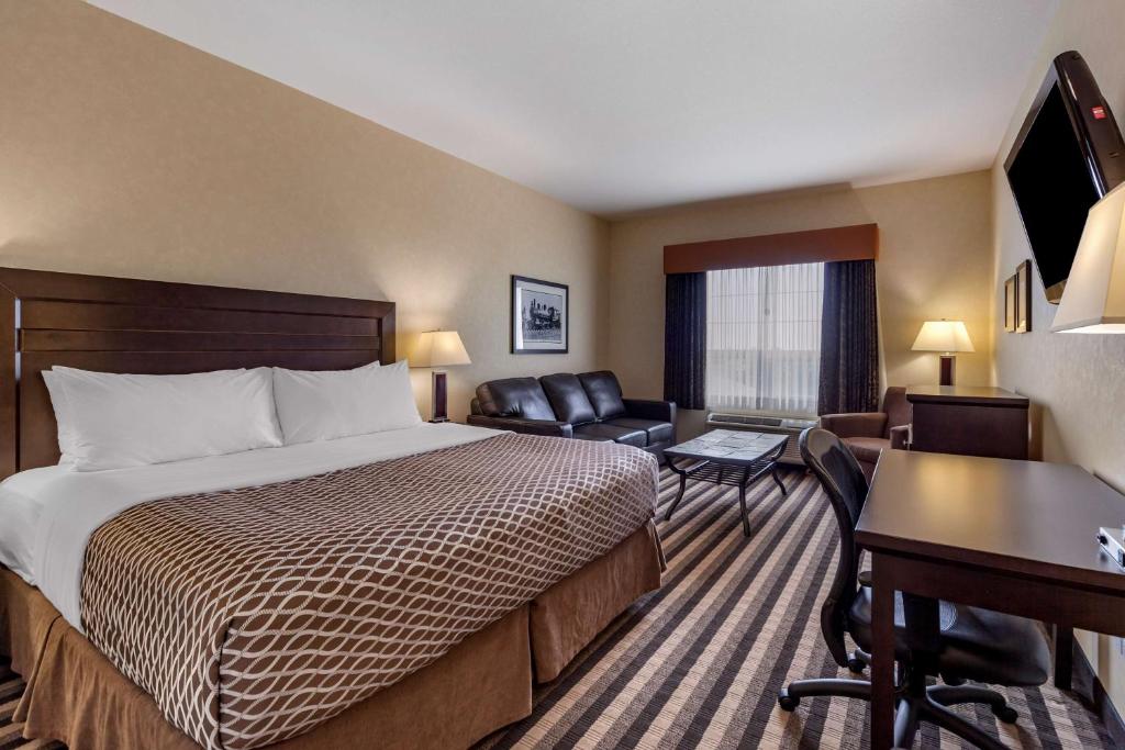 Postel nebo postele na pokoji v ubytování Best Western Plus Meridian