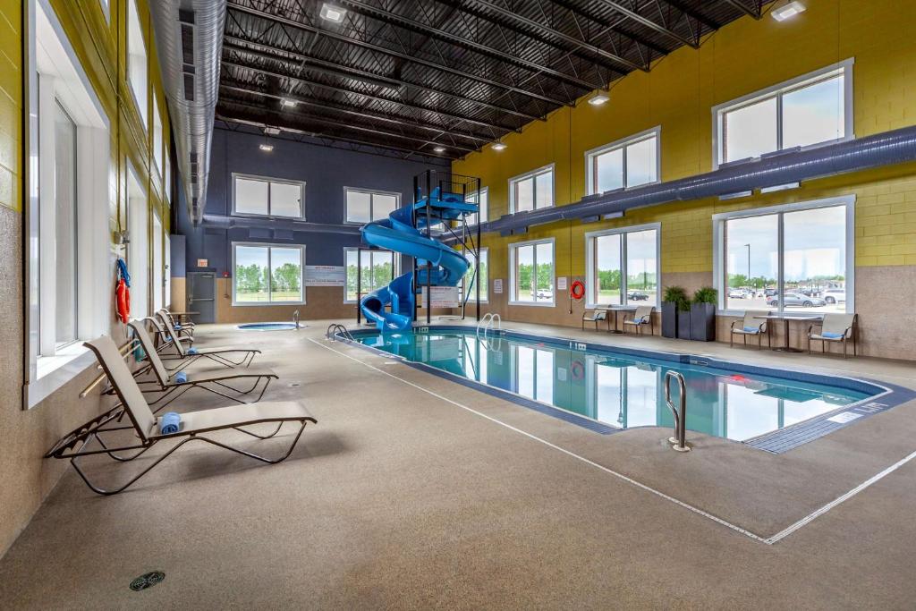 Bazén v ubytování Best Western Plus Meridian nebo v jeho okolí