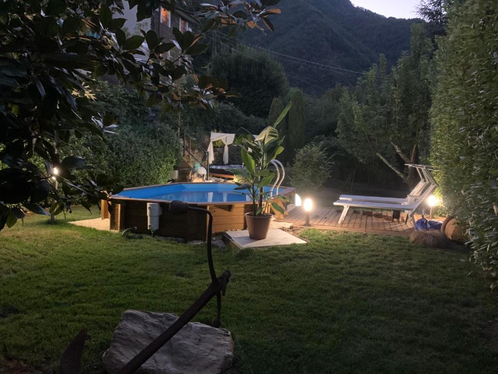 Bazén v ubytování IL PICCOLO PARADISO nebo v jeho okolí