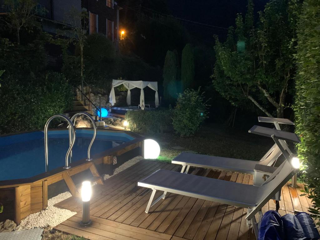 Bazén v ubytování IL PICCOLO PARADISO nebo v jeho okolí