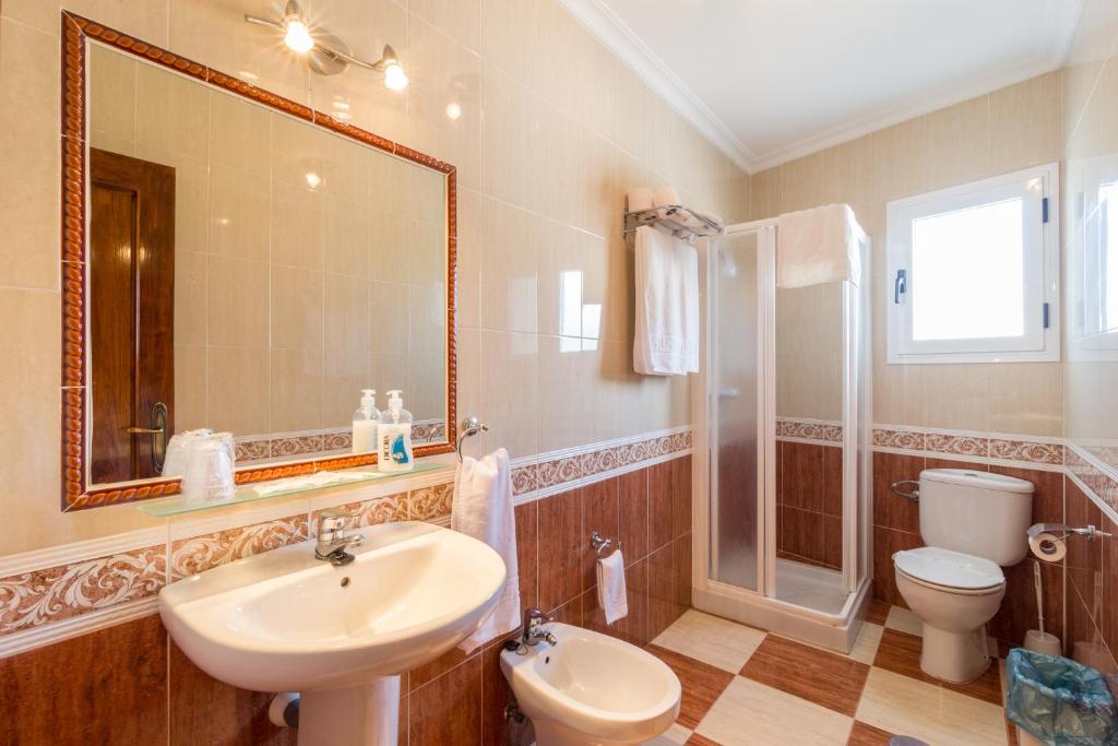 Łazienka w obiekcie Hostal Rural Alba