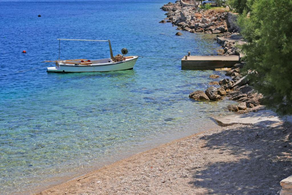 Fotografia z galérie ubytovania Holiday house with a parking space Trstenik, Peljesac - 10195 v destinácii Trstenik