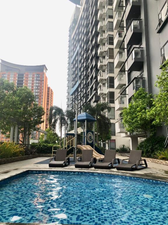 Spacious 1BR unit 55,40sqm in Tower C Manhattan Heights Cubao QC - отзывы и видео