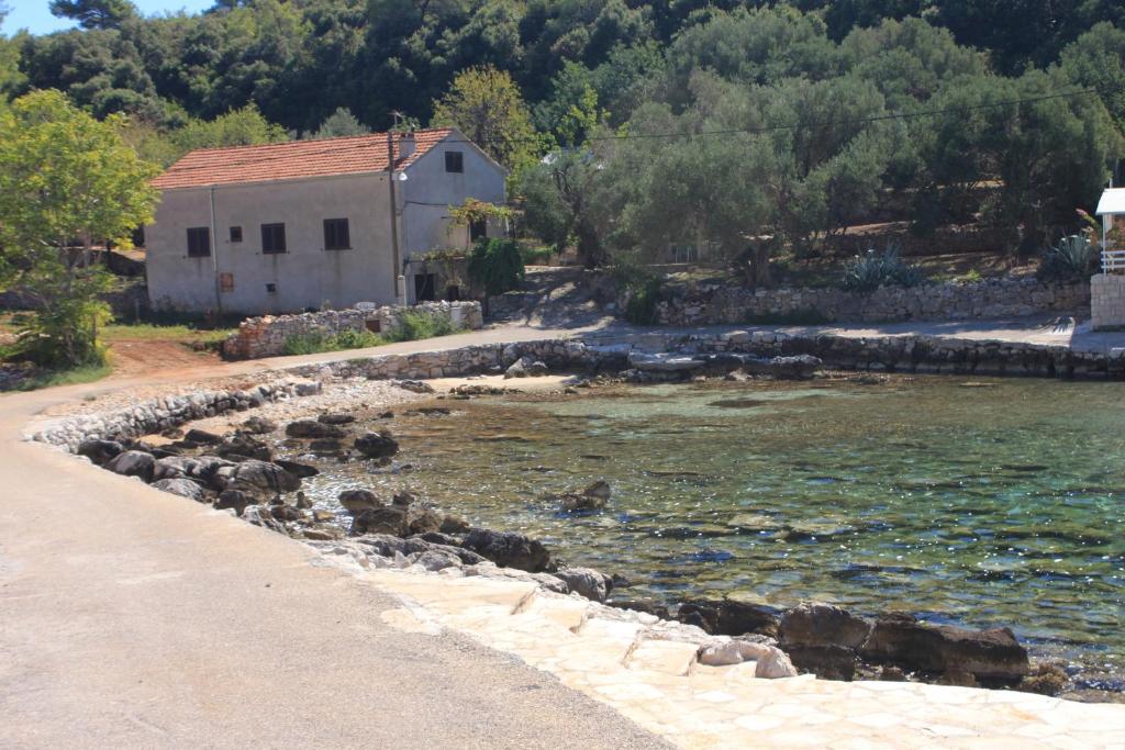 Zdjęcie z galerii obiektu Seaside holiday house Grscica, Korcula - 626 w mieście Prižba