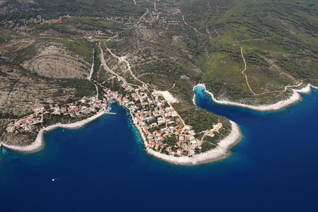 Fotografie z fotogalerie ubytování Apartments by the sea Zavalatica, Korcula - 4419 v destinaci Zavalatica