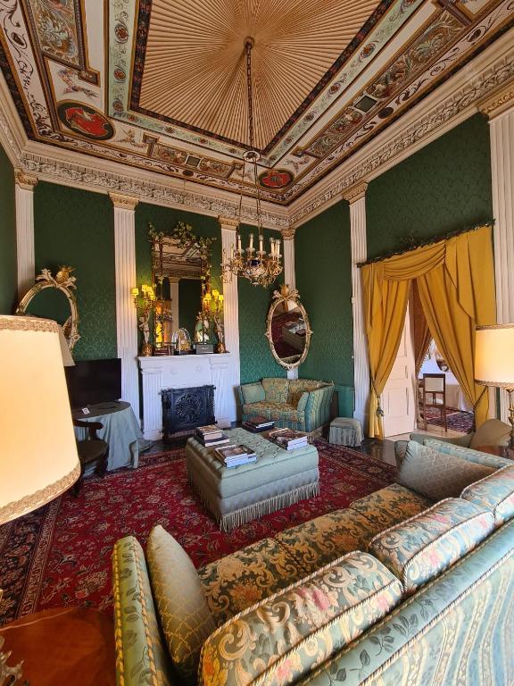 Posezení v ubytování Palazzo Cherubini-Pools & Wellness
