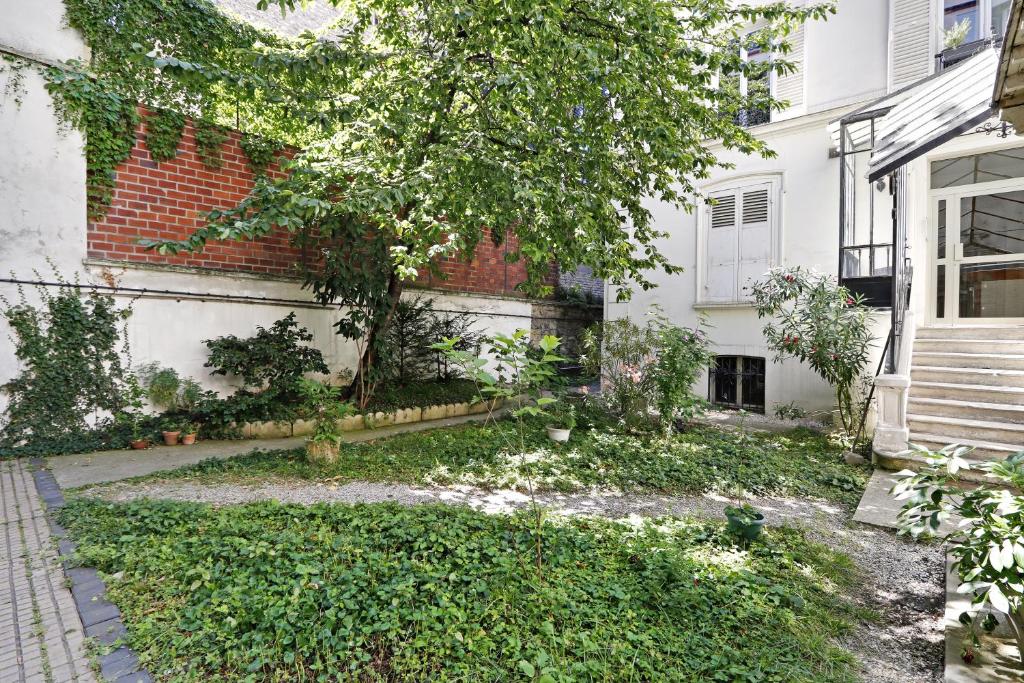 Ogród w obiekcie Charming apartment - 1BR-4P - Parc Monceau