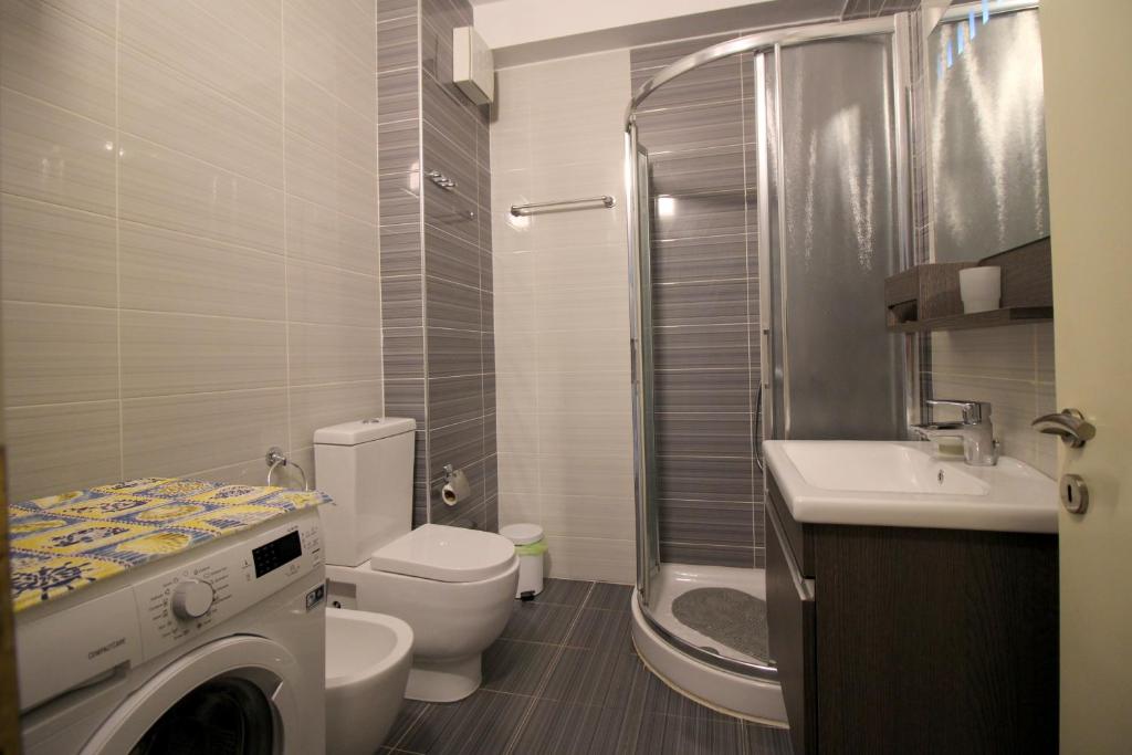 Albania Dream Beachfront Apartment - Image 6