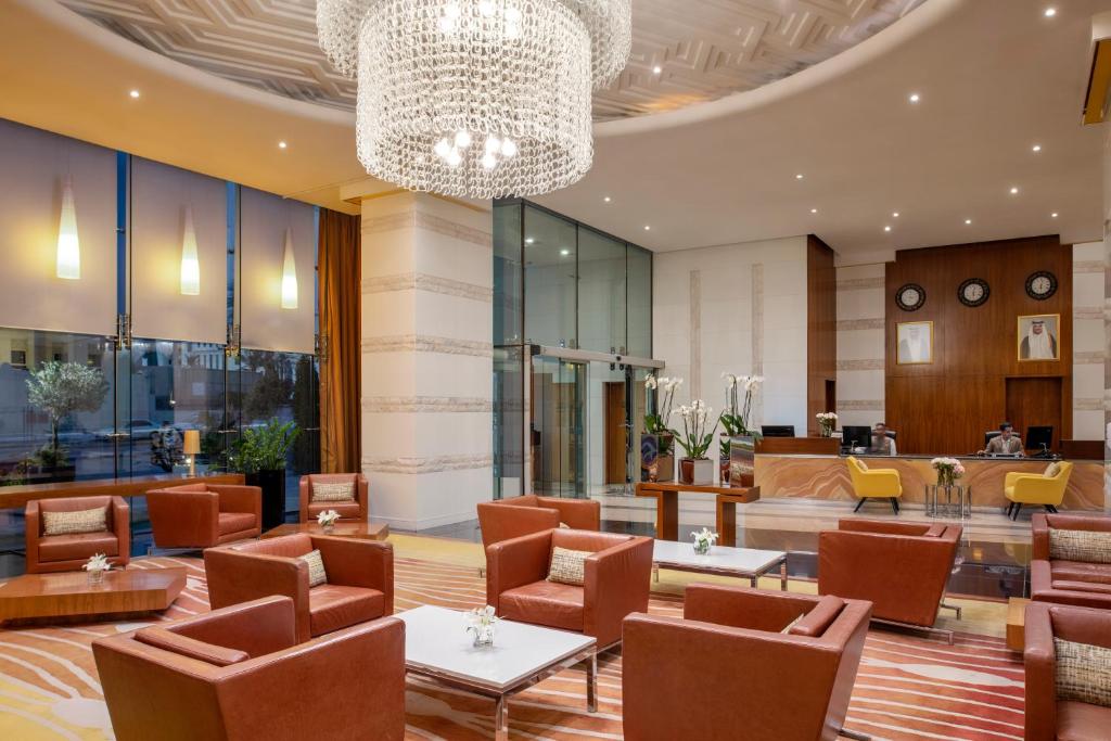 Χώρος καθιστικού στο Fraser Suites Doha
