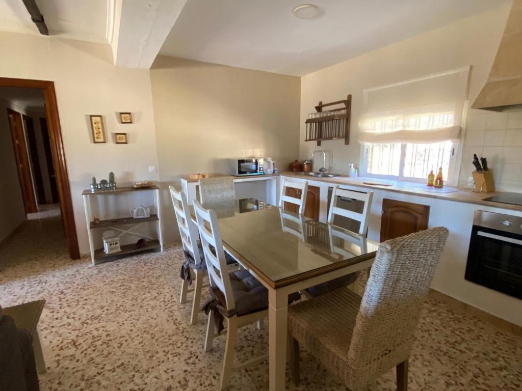 Kuchyň nebo kuchyňský kout v ubytování Casa Valdevientos Alojamiento Rural