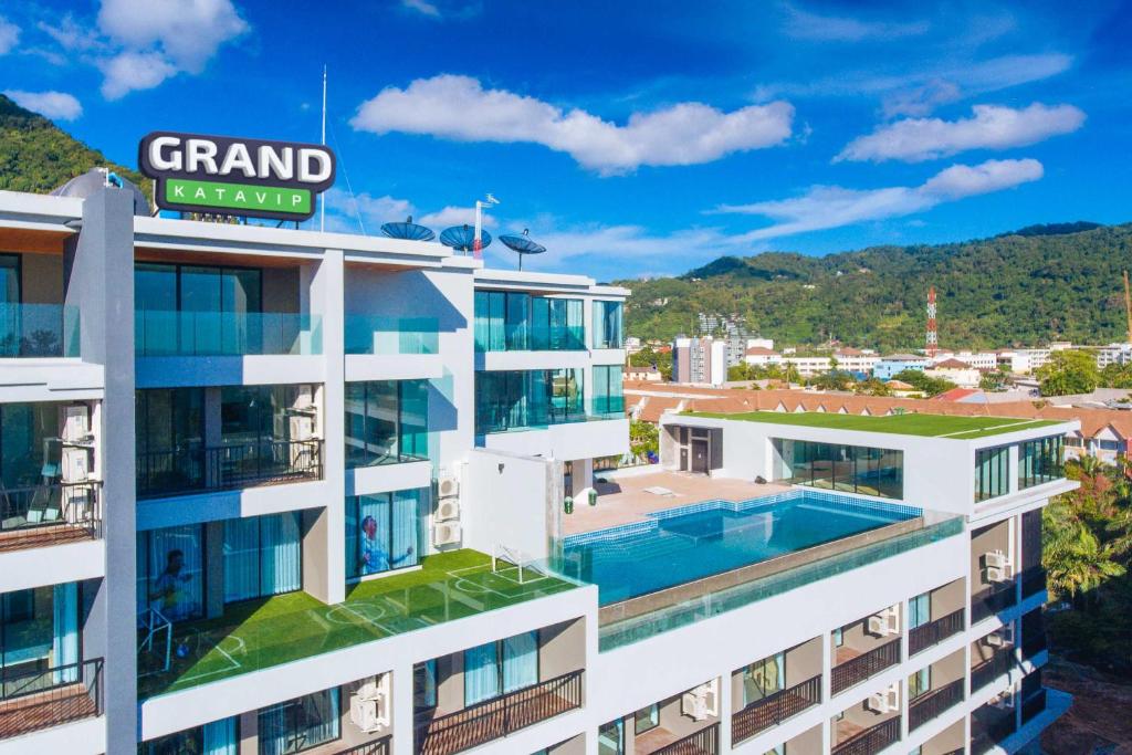 Nespecifikovaný výhled na hory nebo výhled na hory při pohledu z hotelu