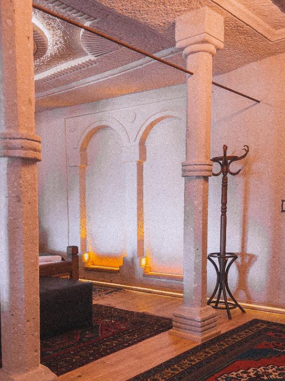 Local Cave House - 18