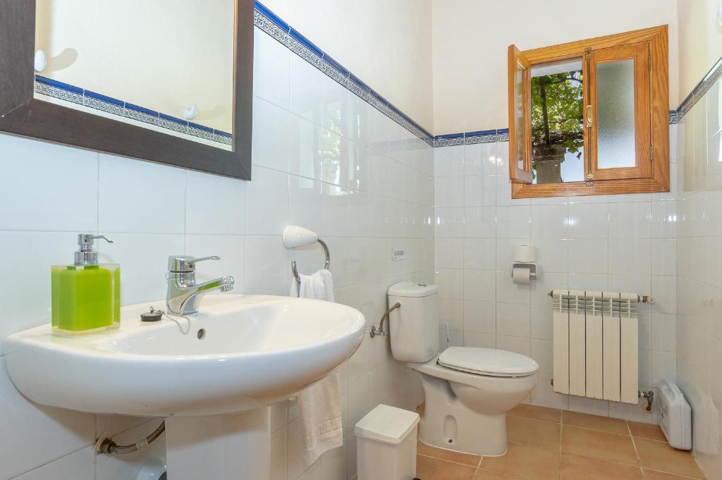 Kúpeľňa v ubytovaní Villa La Sort Gran in Pollensa By homevillas360