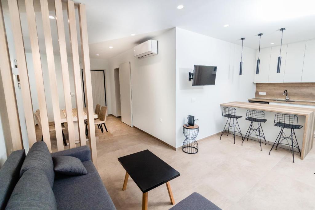 Kuchyň nebo kuchyňský kout v ubytování Chrysoula seaside apartment