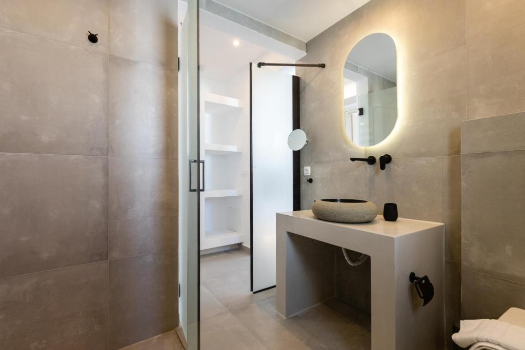 Koupelna v ubytování SERAPIAS SUITES