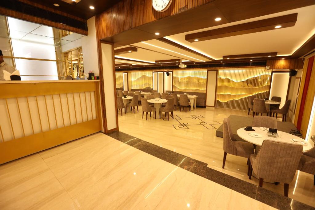 Posezení v ubytování Hotel Lavit Couple Friendly near Faridabad Metro station