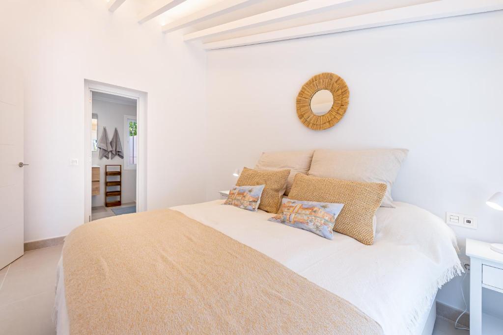 Posteľ alebo postele v izbe v ubytovaní New charming house 150 meters from the beach
