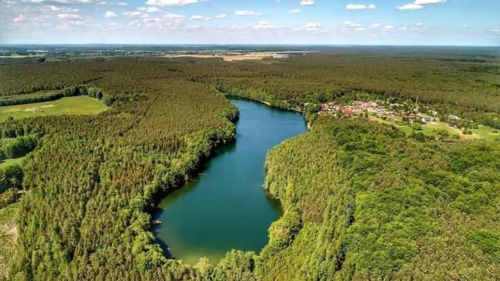 Dom nad jeziorem parzeńsko - Housity