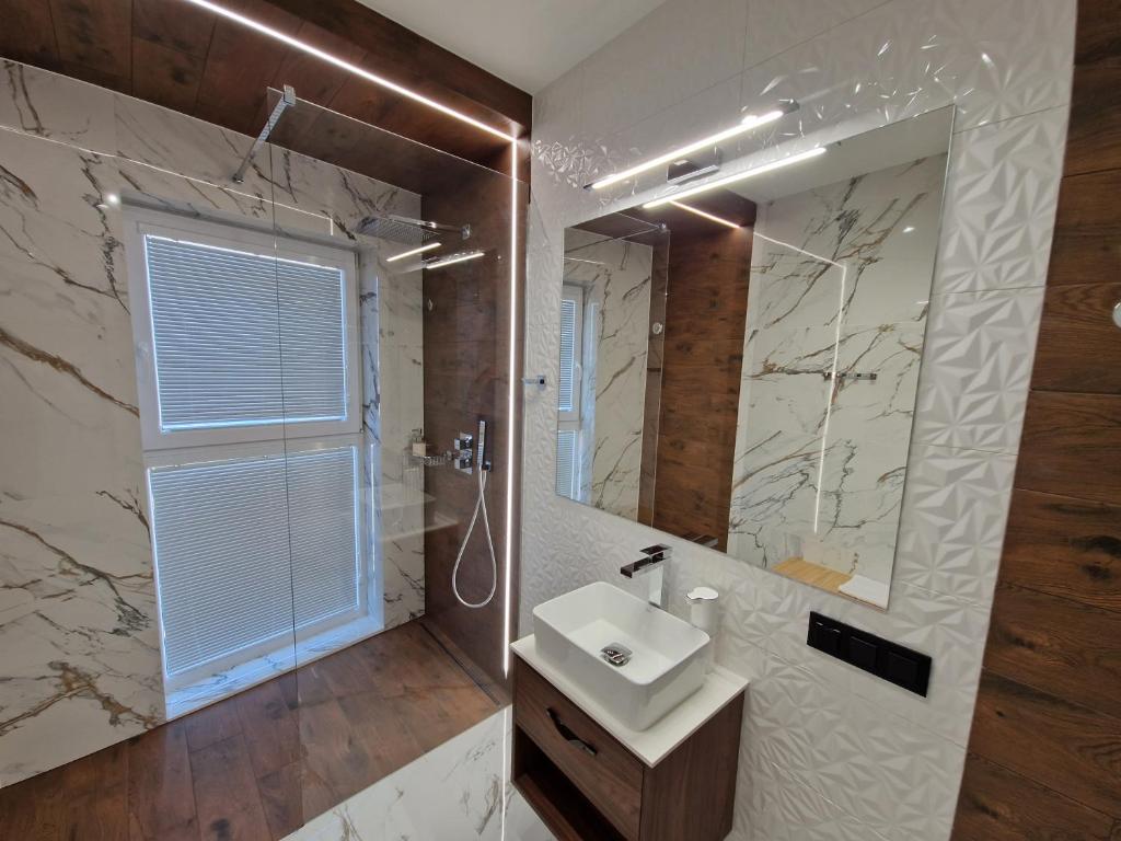 Brossa Apartments, 24h self check in, Klima, AirCond - 17