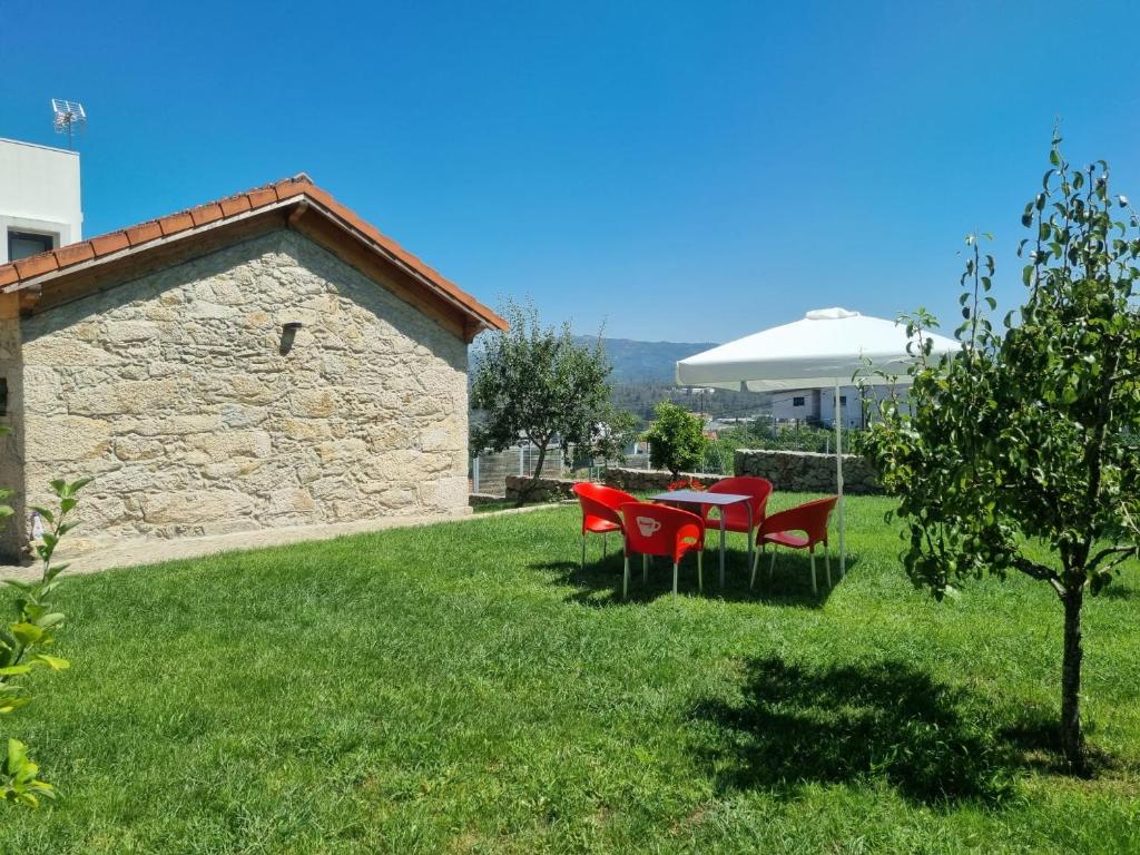 Um jardim no exterior de Florindo - Lafões Guest House