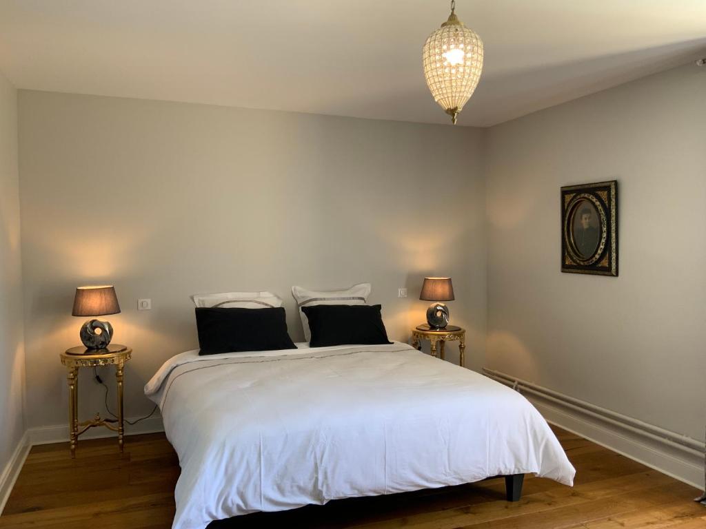 Château d'Argentonesse - Chambre Lit Queen-Size Avec Vue Sur Piscine