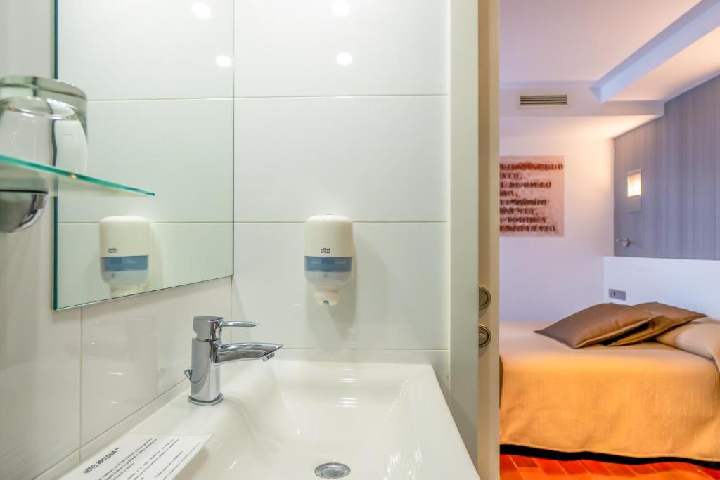 Koupelna v ubytování Hotel Apolonia Soria