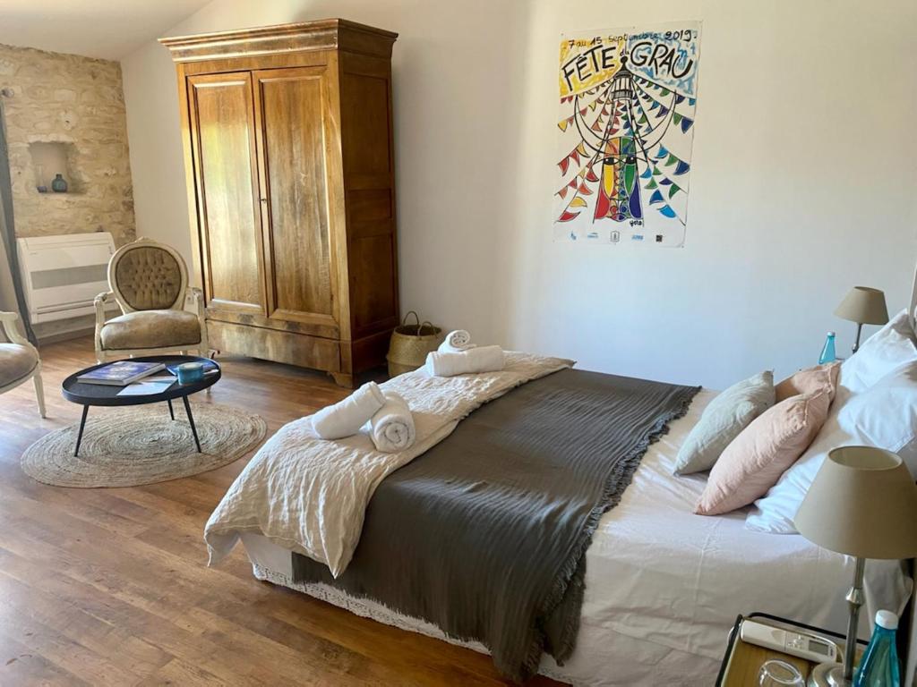 La Maison Des Autres, piscine chauffée, chambres d'hôtes proches Uzès, Nîmes, Pont du Gard - Suite Familiar