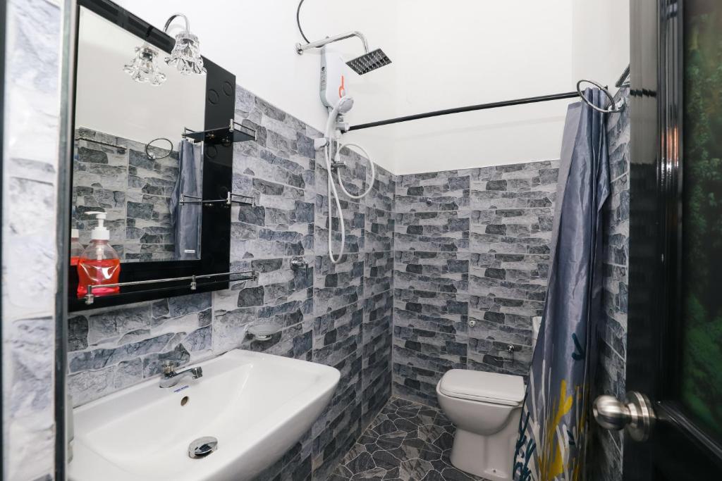 Koupelna v ubytování DELIGHT REICH HOTEL