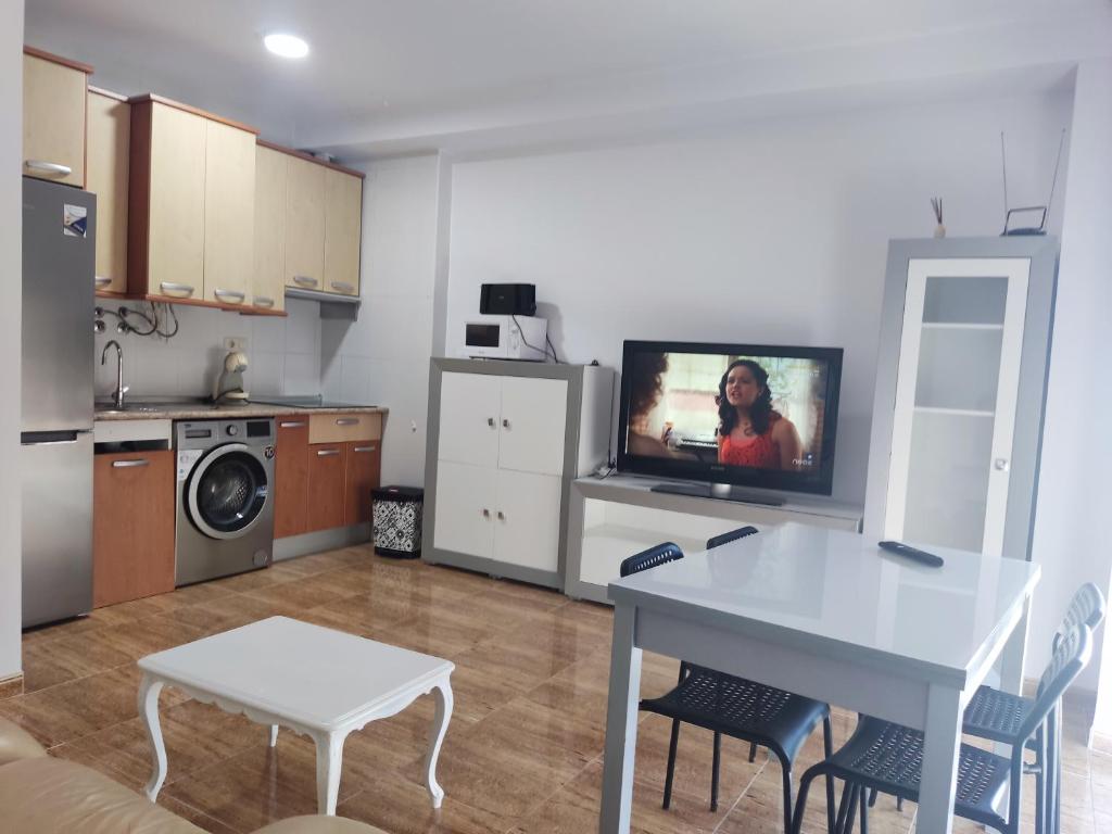 Kuchyňa alebo kuchynka v ubytovaní Apartamentos a 300 metros playa