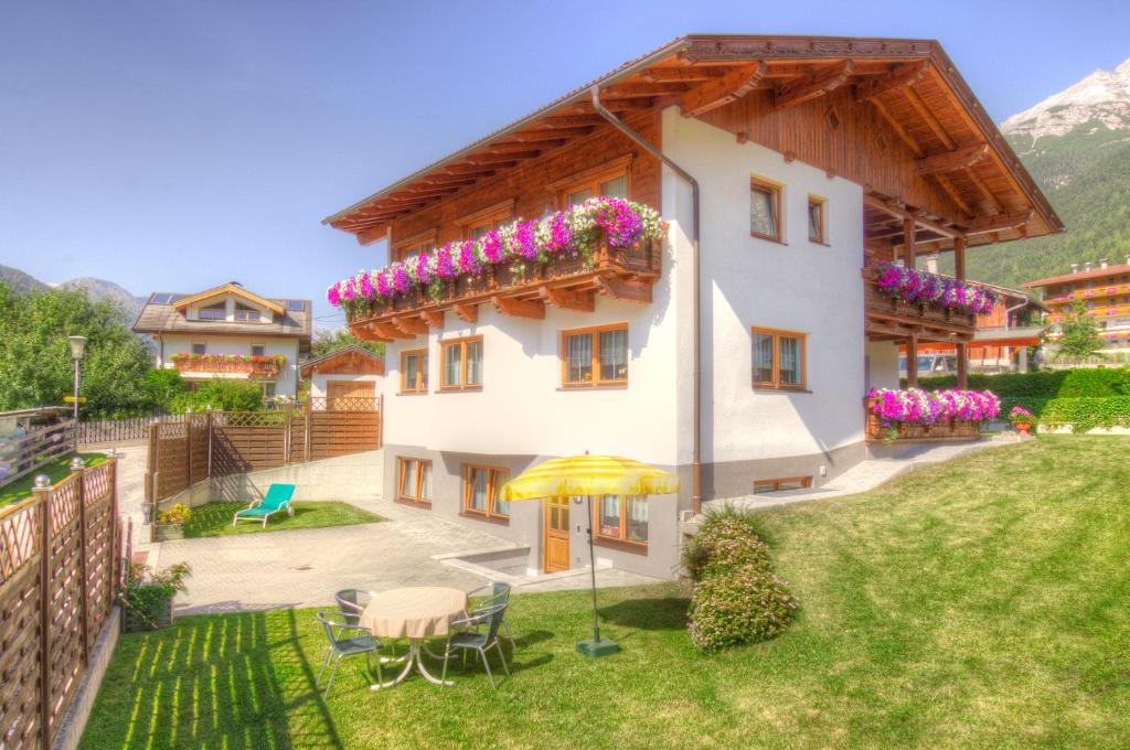 Nespecifikovaný výhled na hory nebo výhled na hory při pohledu z bed and breakfast
