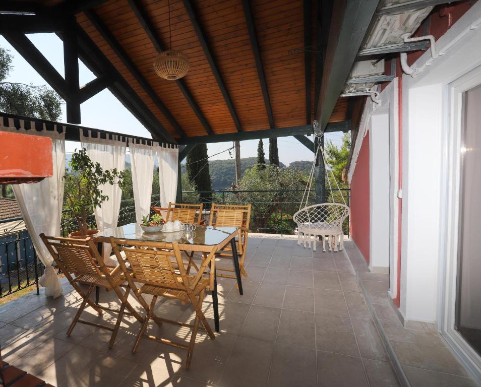 Balkón nebo terasa v ubytování Eleni's Guesthouse