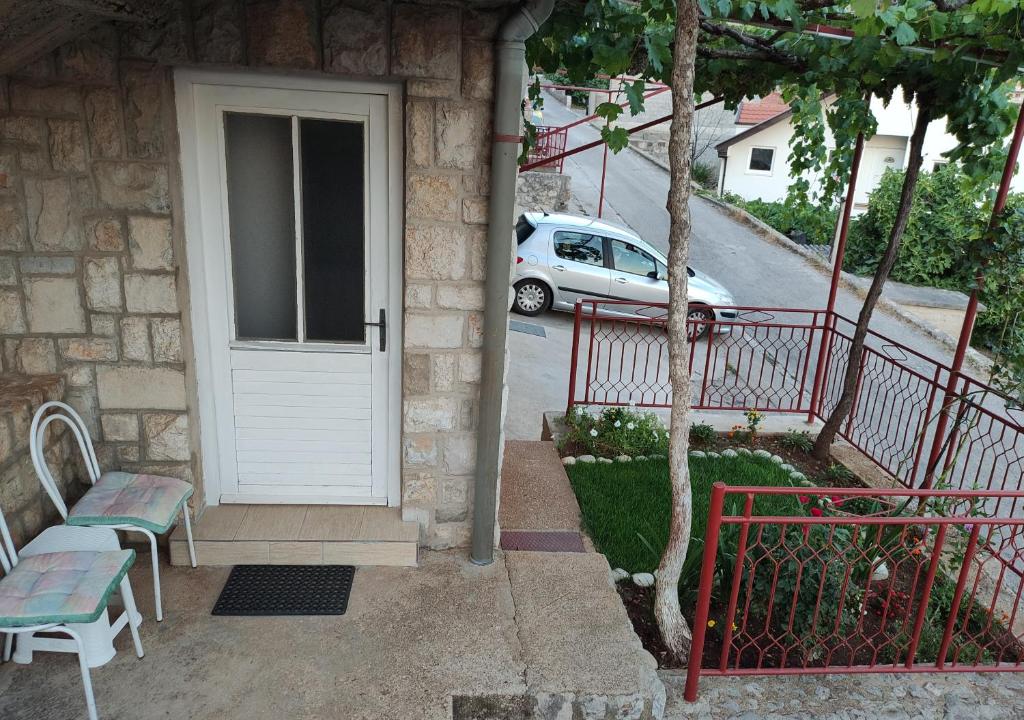 Studio apartman Jakšić - Housity