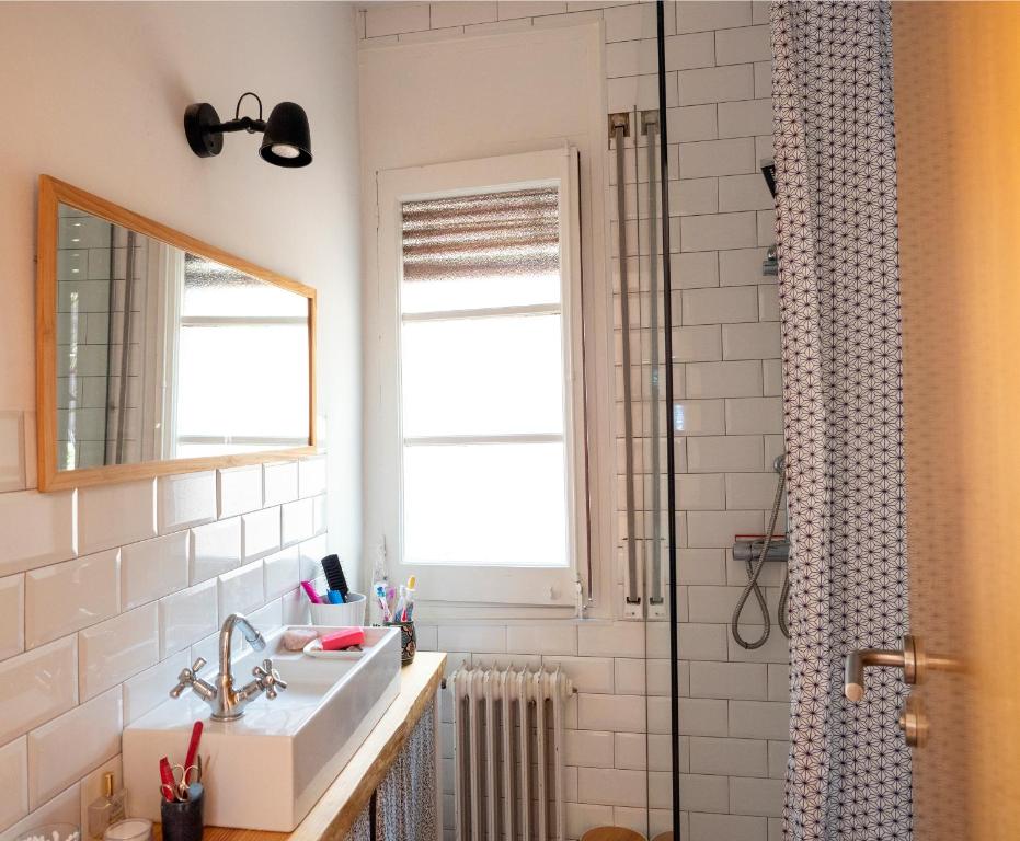 casa mediterrània a la vora de Barcelona, Corbera de ...