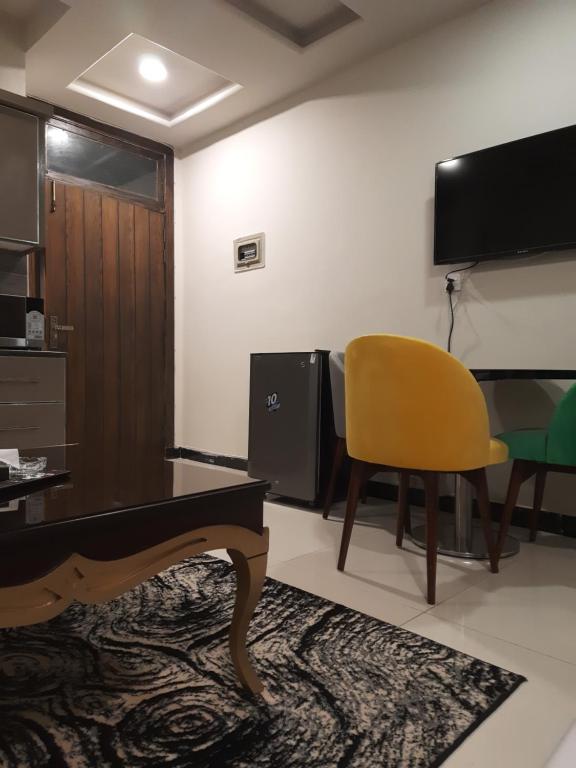Pine Apartments Civic center bahria town Islamabad - Appartement D'une Chambre