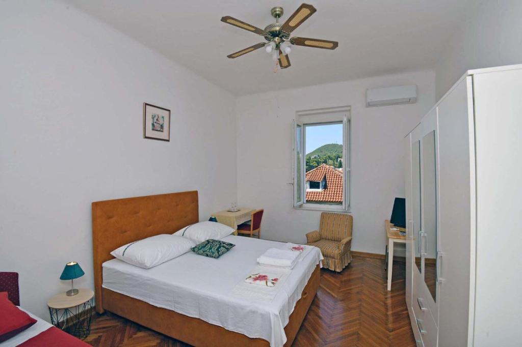 Spacious room with a panoramic view of harbor