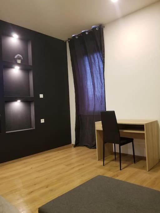 Fotografia z galérie ubytovania 3 separate rooms, shared toilet, kitchen, balcony v destinácii Rijeka