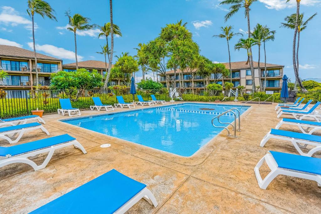 Bazén v ubytování Pono Kai Resort nebo v jeho okolí