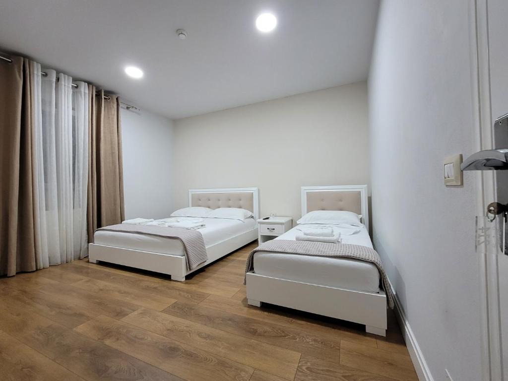 Hotel Taverna Zisi - 带私人浴室的双人间