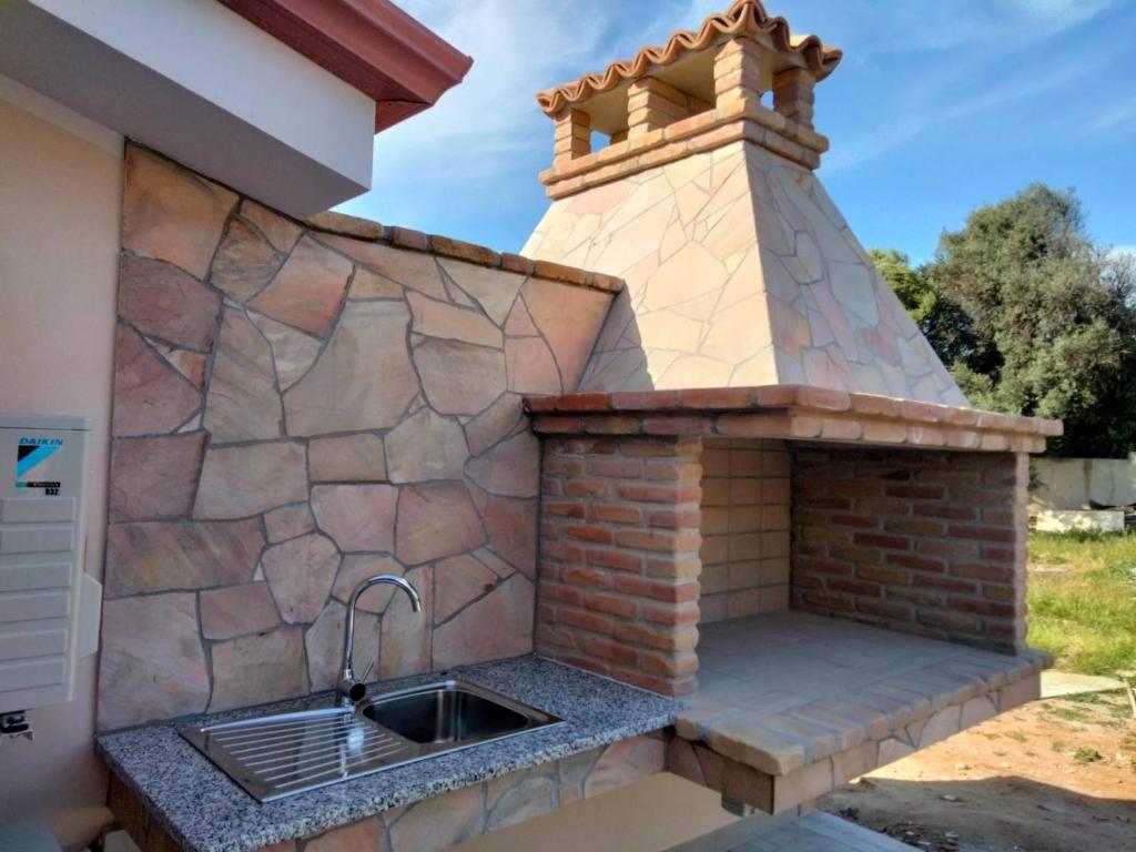 SGM CASA VACANZE a Masainas - Villa con Piscina e BBQ