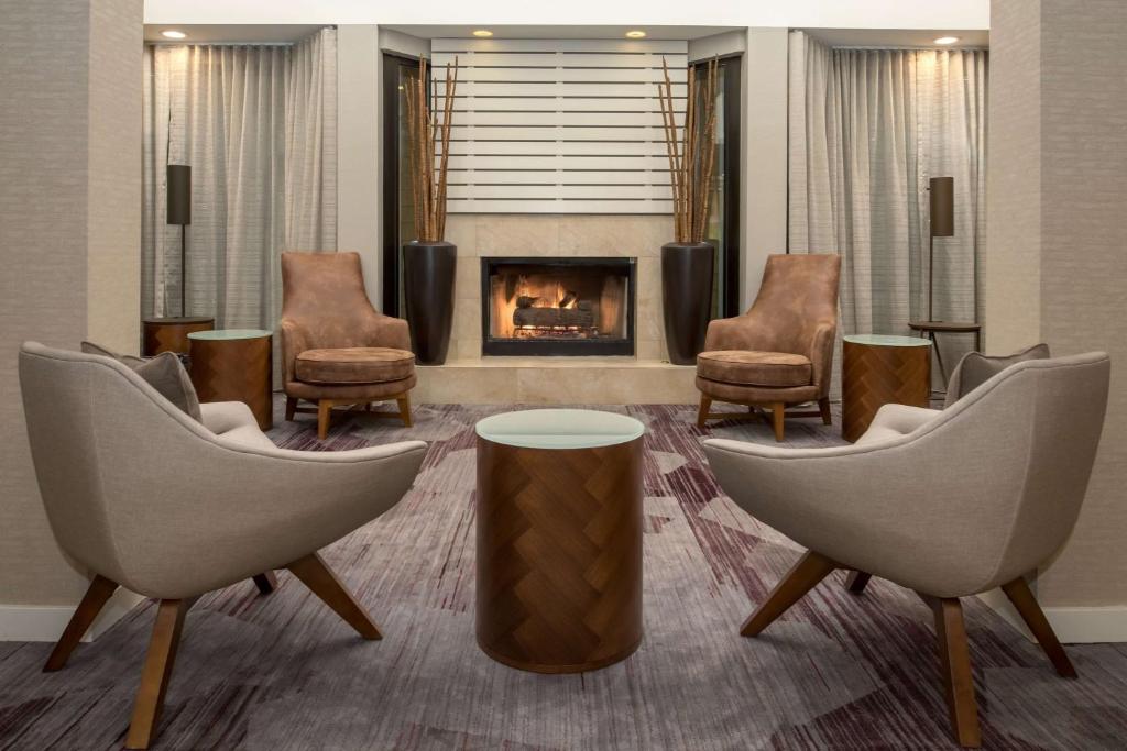 Posezení v ubytování Sonesta Select Seattle Bellevue Redmond