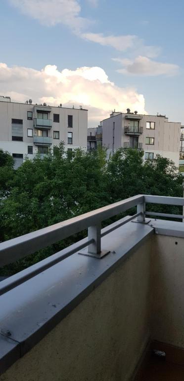 Fotografia z galérie ubytovania Apartament z balkonem Przy parku vo Varšave