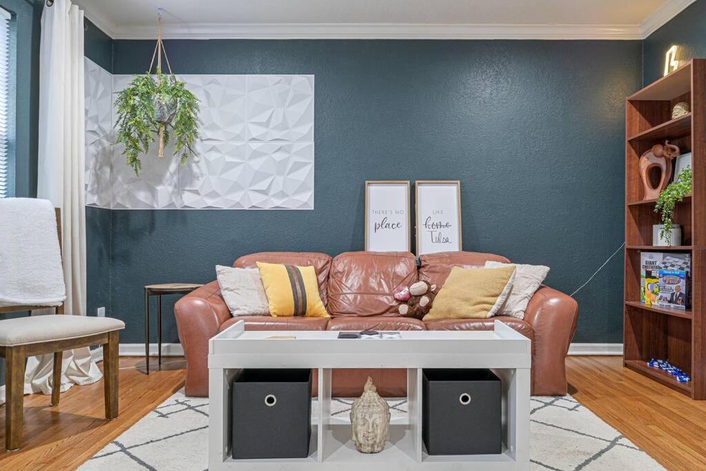 Ample Solitary Retreat House Close to Riverside - Housity