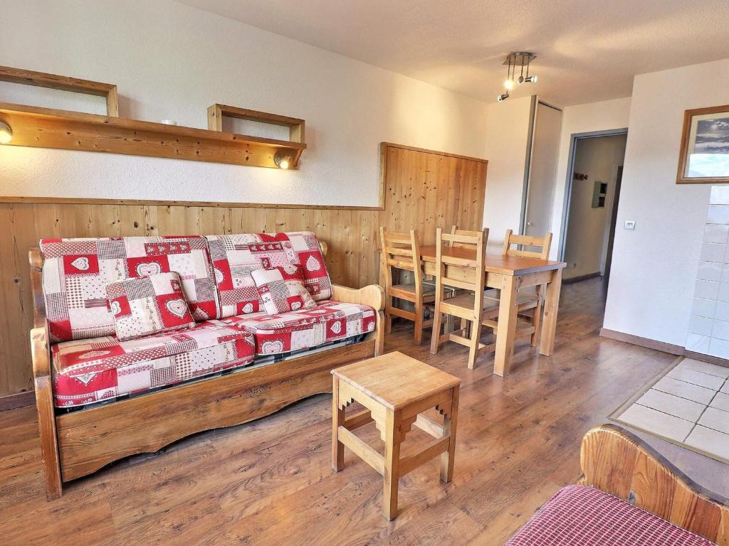 Posteľ alebo postele v izbe v ubytovaní Appartement à La Tania, 25m², 4 pers, skis aux pieds, proche centre et remontées mécaniques - FR-1-182A-16