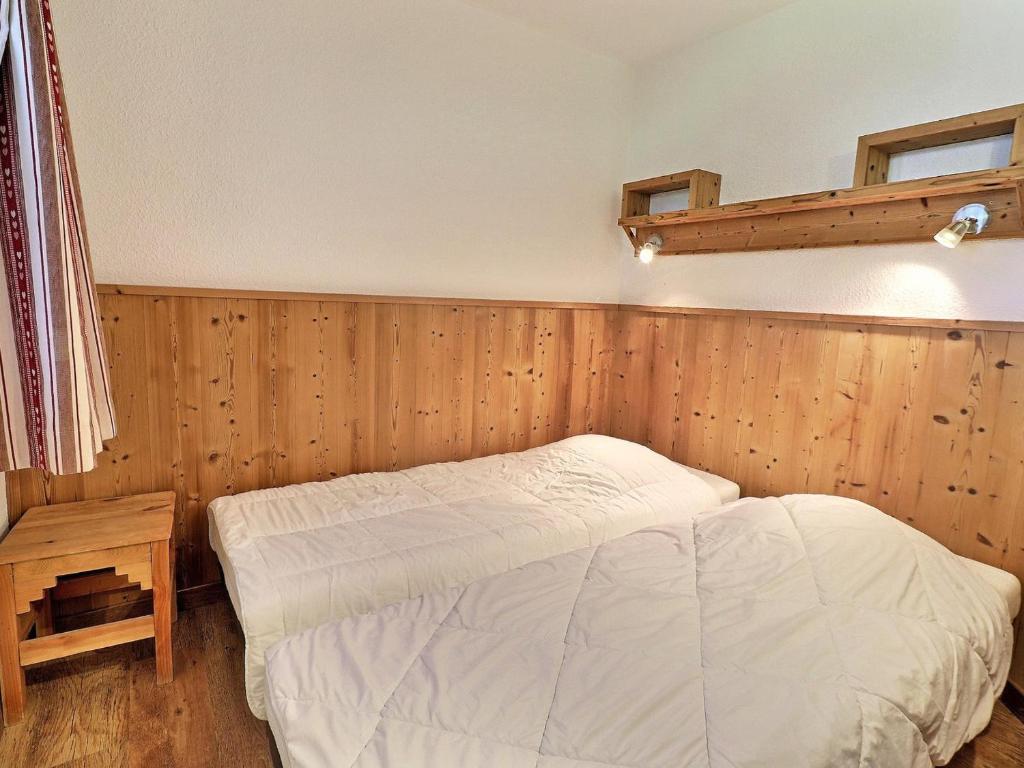 Posteľ alebo postele v izbe v ubytovaní Appartement skis aux pieds à La Tania - 2 pièces, 4 pers, avec balcon, proche centre station - FR-1-182A-29