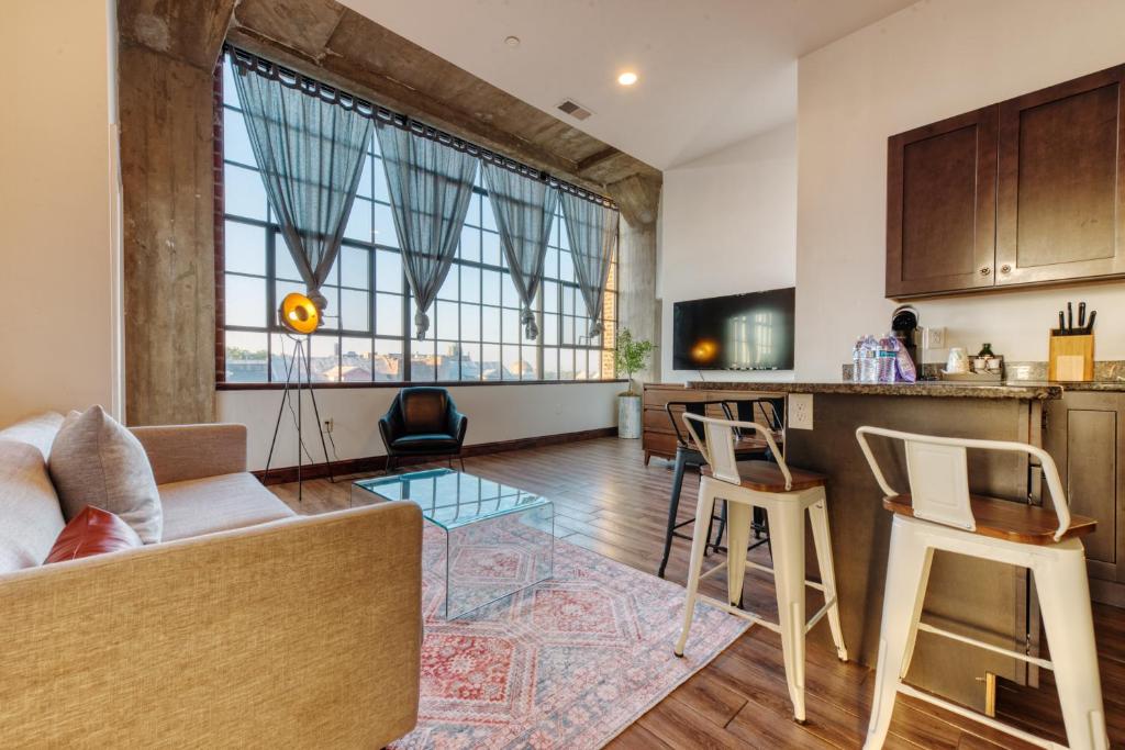 Sosuite at Independence Lofts - Callowhill - Apartamento Con Balcón